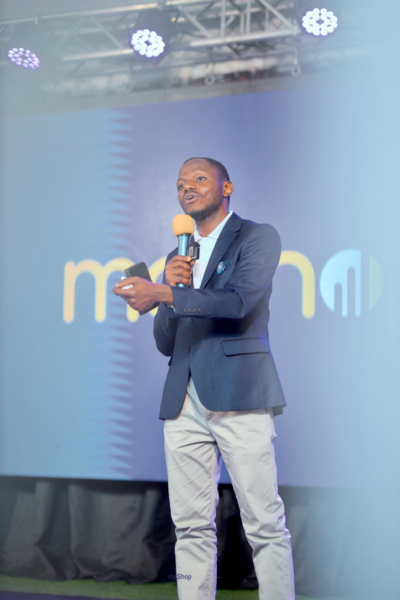 AbedWamuhindo's tweet photo. « 𝗨𝘇𝗮, 𝗻𝘂𝗻𝘂𝗮 𝗸𝘄𝗮 𝘂𝗽𝗲𝘀𝗶 » avec #maShop.
Une solution pensée par @KwetuBest pour faciliter la gestion des commerçants, rapprocher vendeurs et clients et rendre le commerce plus accessible grâce au #numérique.
📱 Disponible sur #PlayStore et #AppStore
#maShop https://t.co/Wi1cFkk3RO