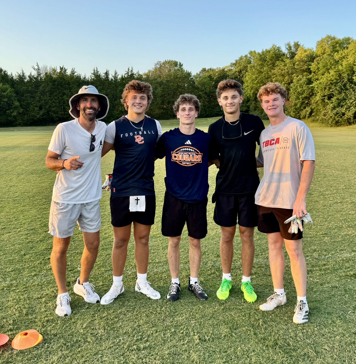 Caydentrue9's tweet photo. Last tune up before the season. Great work with the boys yesterday!🔥@EllisHamri99072 @QBC_Nashville @CSmithScout @mosesk225 @Rivals @615Preps @MaxPreps @dccougar_fb https://t.co/1YinTC2q9j