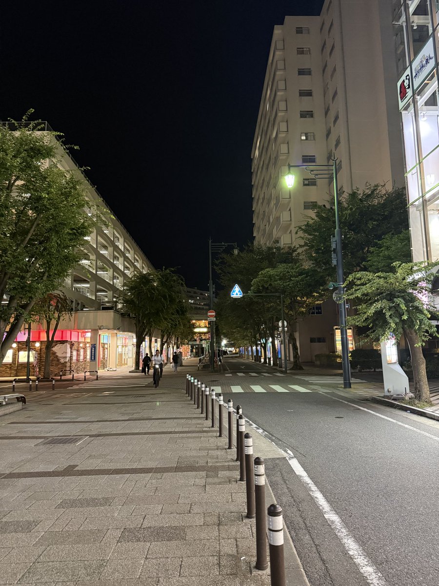 yabawifps's tweet photo. もう帰る時間
平日の夜の新潟は空虚すぎるー https://t.co/YR0nGKCn1S