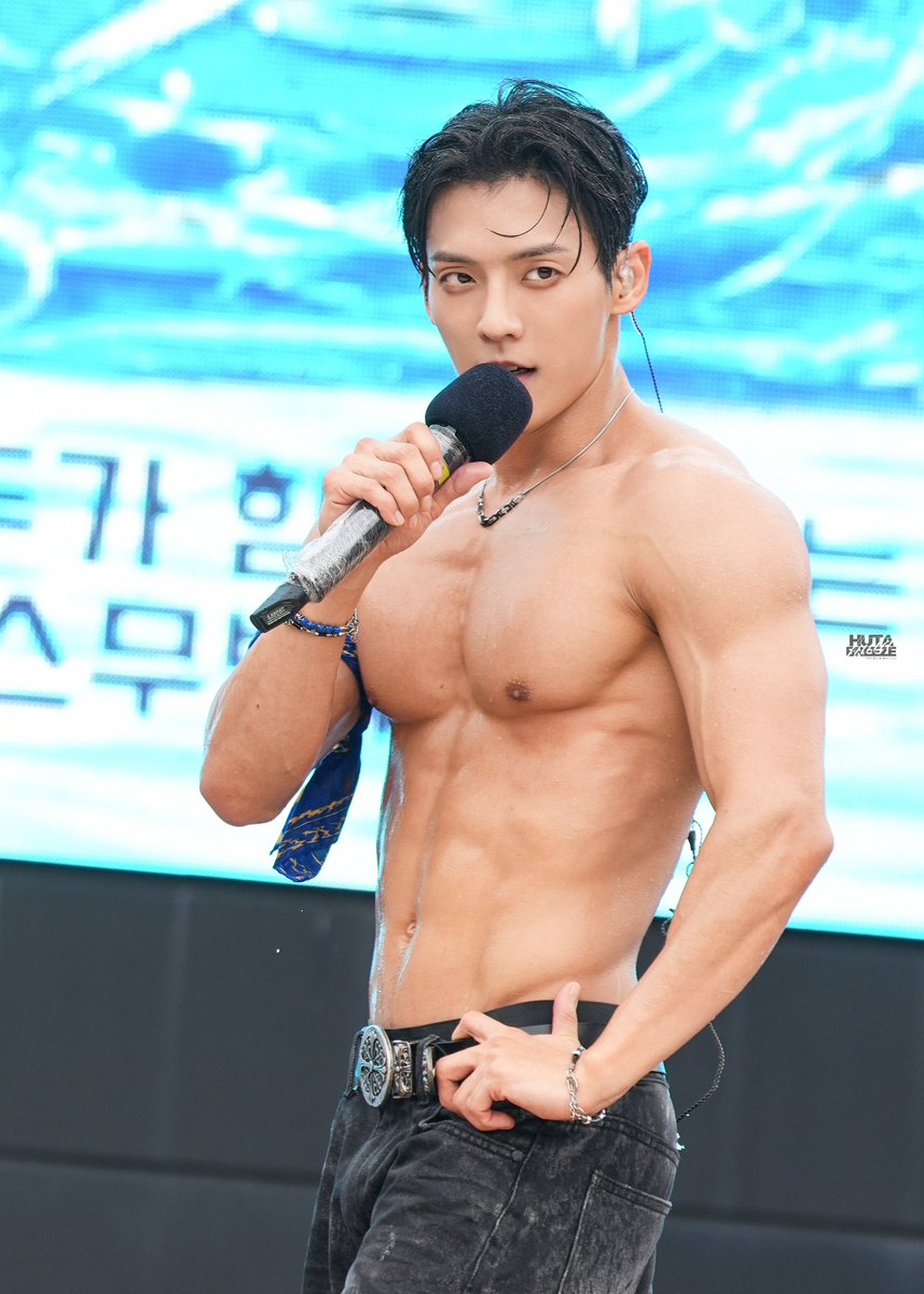 gureeeeeeeeen's tweet photo. #BTOB #LEEMINHYUK #HUTA https://t.co/LFVQPFvVM7