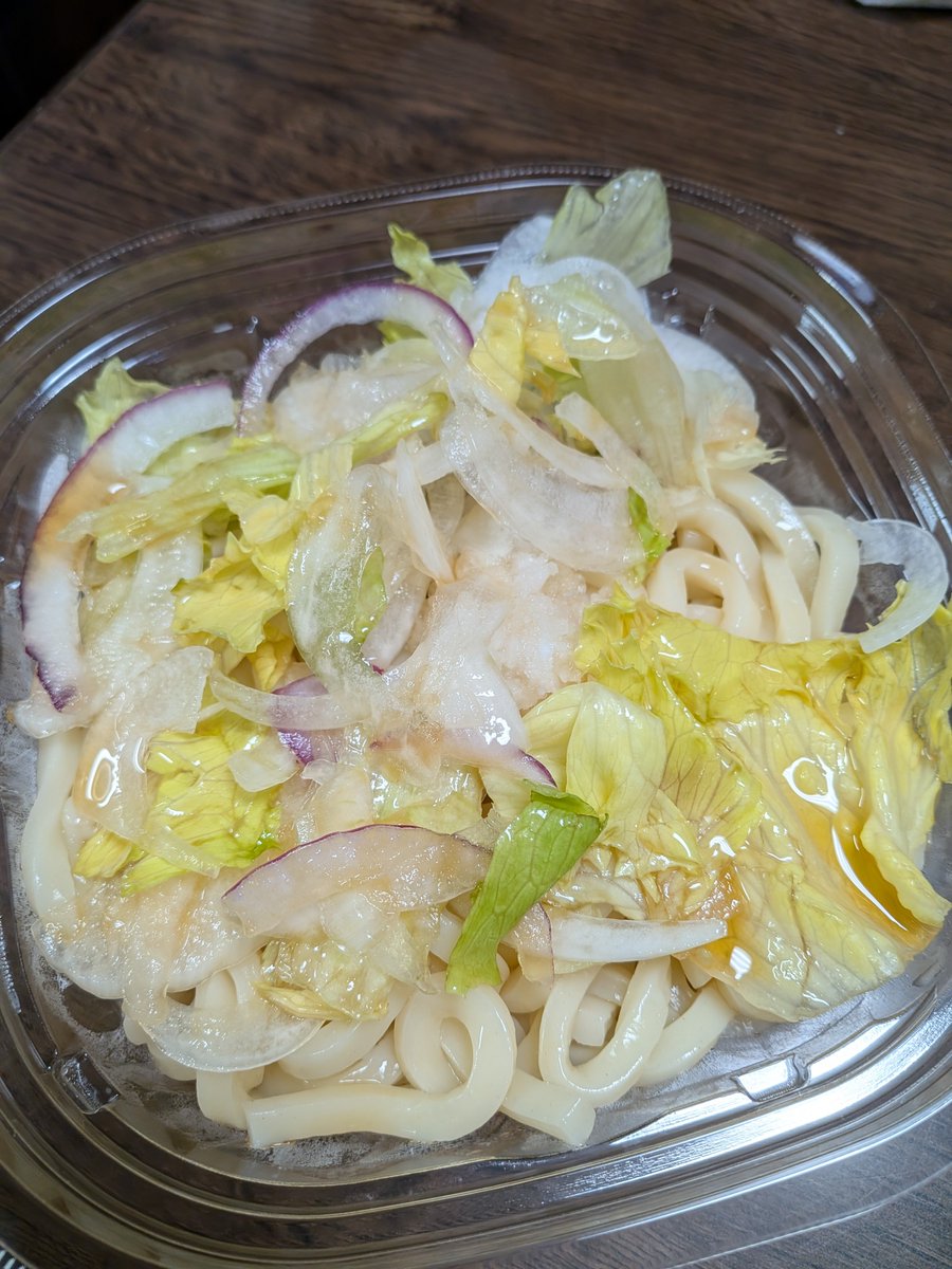 masakyunman's tweet photo. まさきゅ飯🍚🥢
今朝と夜食
一昨日からひたすらうどんに玉ねぎサラダ乗せて食す。。
流石に4食連続うどんは飽きた😔⤵️
って、事で
明日健康診断でっす🏥 https://t.co/mkZwPYGess