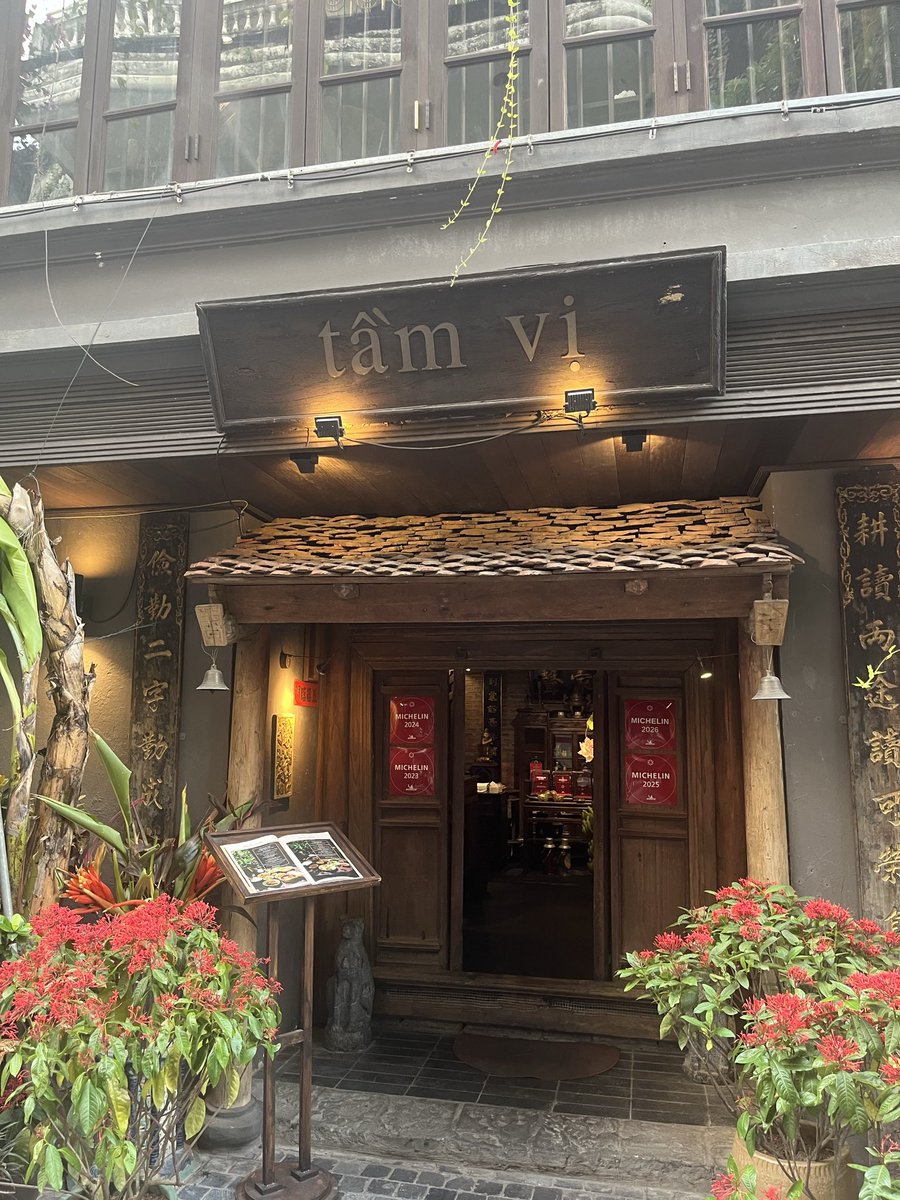 Takuz0804's tweet photo. 夕食はTam Vi。
2年前くらいの方が美味しかった気も。舌が肥えたのか、それとも老化か。

お客様には好評。 https://t.co/4R2BsQg3z2