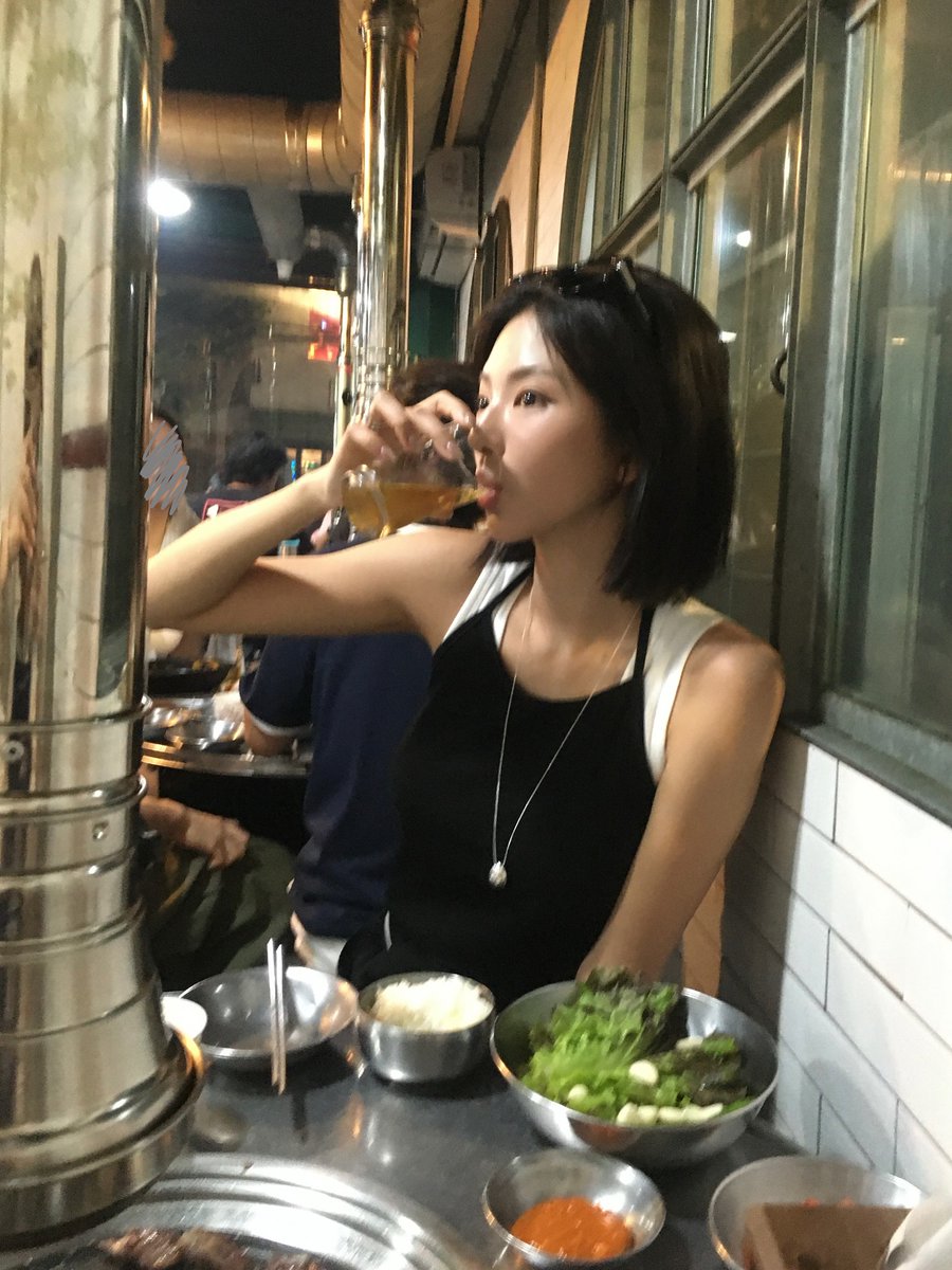 YoRivas's tweet photo. 週末はインドア派？それとも外に出るアウトドア派？ 🐱🍻
rhozt https://t.co/SqyQTDU093