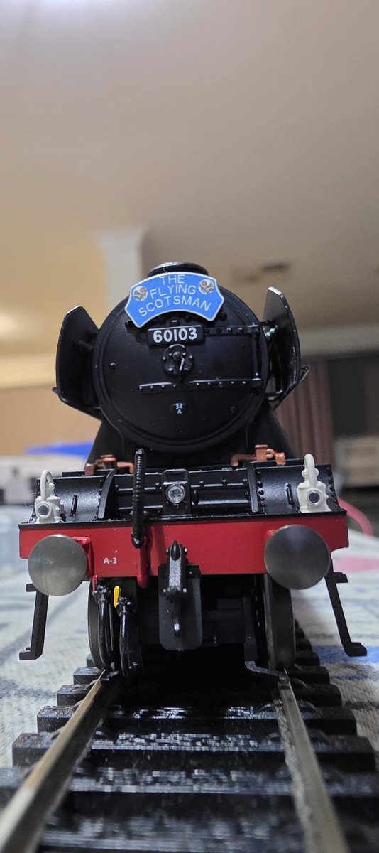 BlitzRail's tweet photo. I honestly thought I would never buy another model of the Flying Scotsman but I'm changing Scales from OO to HO so YIPPIEEEEE!!! https://t.co/0CRFqWZftO