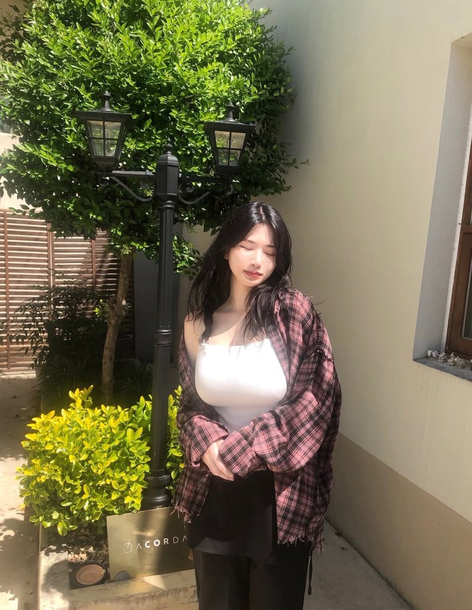 dndkqp's tweet photo. 거대빨통 혜원❤️❤️❤️❤️
#지인능욕 #지인박제 #지인상납 https://t.co/BSFcxU38Kh