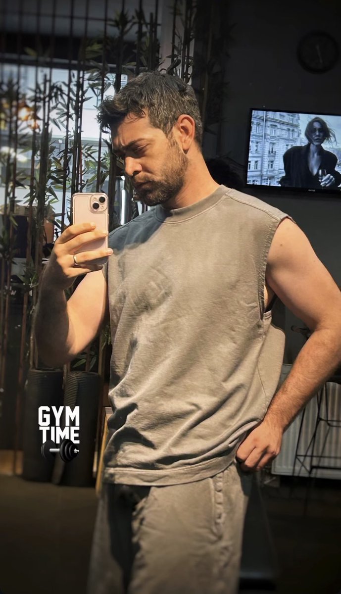 MuzikveTV's tweet photo. #BarışBaktaş’tan spor salonundan bir kare. 💪🏻 https://t.co/kvMd3fwnZZ
