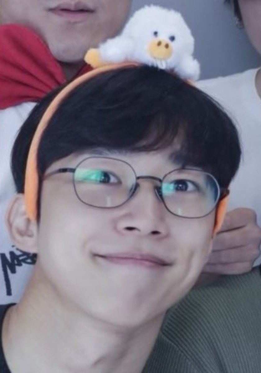 I_Mil_U's tweet photo. 아미친 삼형제장남 서동성 머리띠 귀앞으로 쓴거본사람ㅋㅋㅋㅋㅋㅋㅋㅋㅋㅋㅋㅋㅋㅋㅋㅋㅋㅋㅋㅋㅋㅋㅋㅋㅋㅋㅋㅋㅋㅋㅋㅋㅋㅋㅋㅋㅋㅋㅋㅋㅋㅋㅋㅋㅋㅋㅋㅋㅋㅋㅋㅋㅋㅋㅋㅋㅋㅋㅋㅋㅋㅋㅋㅋㅋㅋ https://t.co/JzVo8OQGgs