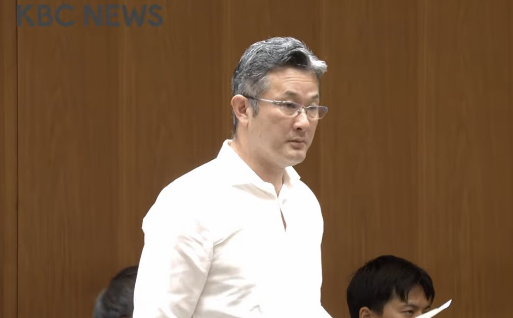 yabe1002's tweet photo. ふざけた県議💢蔵内勇夫‼️

林泰輔　　蔵内勇夫の元秘書

原鶴温泉♨️泰泉閣ホテルの息子

蔵内勇夫の茶番劇に君はかつがれ、
あなたの親が築いた事業ホテル🏨が明日からお客様が激減、キャンセルと変わるでしょ⁉️

県民を敵にしたから‼️

蔵内勇夫を助けた‼️

朝倉市民も裏切った‼️

ホテルもキャンセル☎️が⁉️

ご意見、不満あれば、林泰輔後援会事務所へ‼️