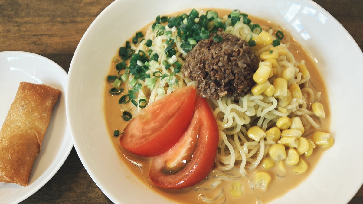 unko12345's tweet photo. 公喜＠岐阜市　冷やし担々麺セット
キンキンに冷やしてキリっと締まった麺にマイルドな胡麻が絡み美味しいのは間違いないですが、胡麻ダレの冷やし中華感が強いのは残念な感じ。春に玉袋筋太郎が町中華で飲ろうぜでロケに来ていたことは知っていました���、サインが目の前の席��した。 https://t.co/W2qgi7QSH2
