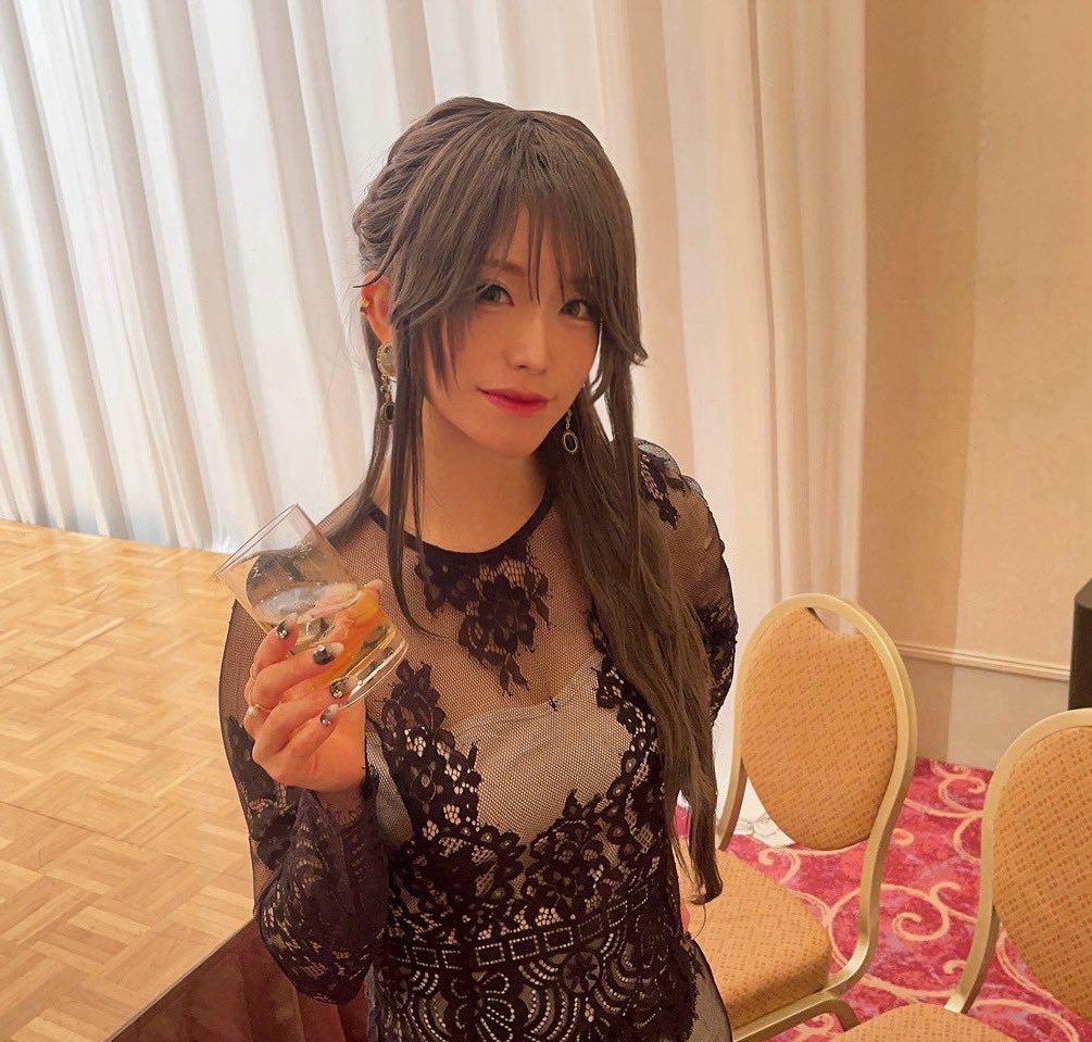 yukinocos_2desu's tweet photo. #壮月〜炎陽の招宴〜

先週のせっかくなので、全身verも🌸
③枚目は近侍のどーよが、撮ってくれて
とても良いと褒めてくれたので記念に
のせる✨普段やらない女の子なのでっ😉 https://t.co/98nExW49Z1