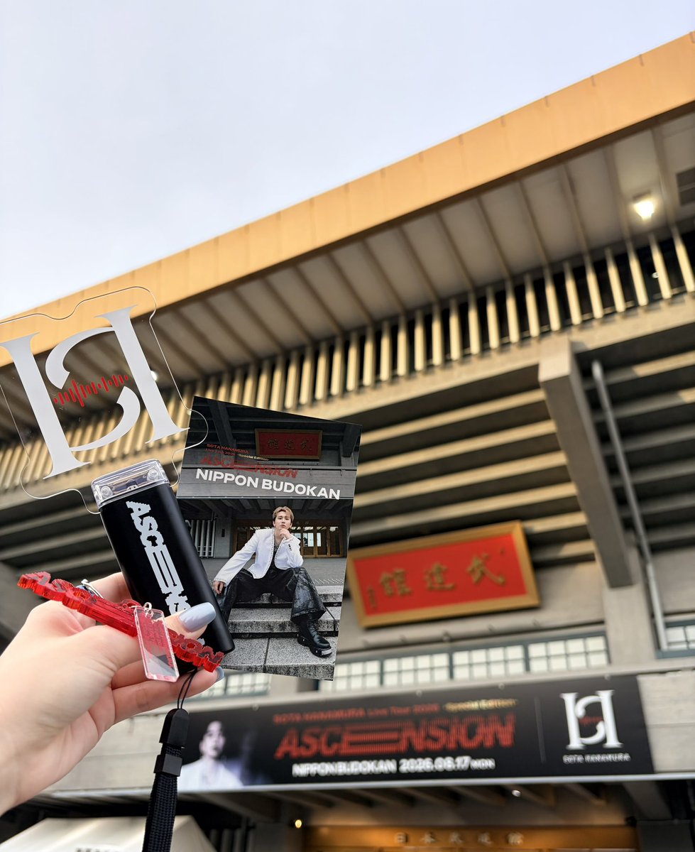 Eri15__Da_iCE's tweet photo. 最高にカッコよくて魅力的な推しのライブ🫶
かっこいいダンサーさんたちに愛たっぷりの颯くん、歌姫の愛理ちゃん🤍
そして圧倒的歌唱力とパフォーマンス力で魅せつけてくれるおれらの花村想太🍓
全てが最強すぎて最高に素敵な時間でした😭💕
#SOTAHANAMURA
#ASCEEENSION https://t.co/Plsy4uWqUw