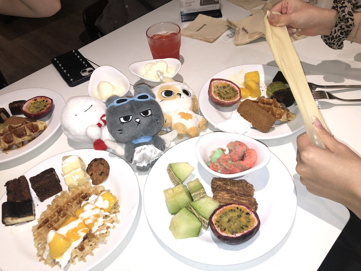eeiweykitty's tweet photo. 운좋은사람들과좋은시간립펜슬은역시
#하트퍼센트 #살몬베이지 #태산pick !!👩‍❤️‍💋‍👩🍑 https://t.co/nvbTuagHXr