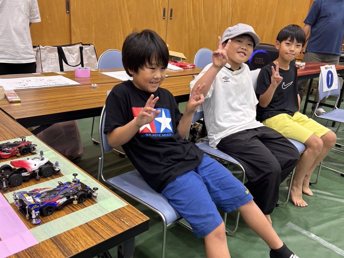 MSCSmini4wd's tweet photo. 📸大会フォトギャラリー②

各クラス、優勝を懸けた最終決戦！
最後の一瞬まで繰り広げられた、熱戦の模様をお届けします🔥

#MSCS2026 #松江SPEED https://t.co/d5ABGf245I