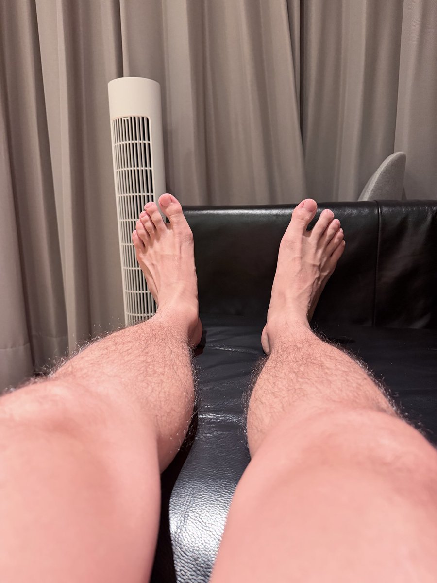kkj88bkk's tweet photo. Need a foot massage ASAP https://t.co/XxmQpu9lg8
