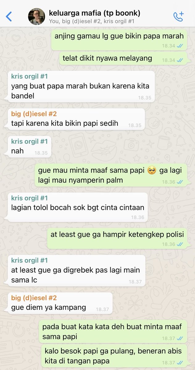 aurellisse's tweet photo. #pondphuwin ; jangan berani-beraninya bikin papi sedih kalo gak mau kena hajar papa (theepeach as parents and kris, diesel, neung as their kids) https://t.co/JERRKEbI1D