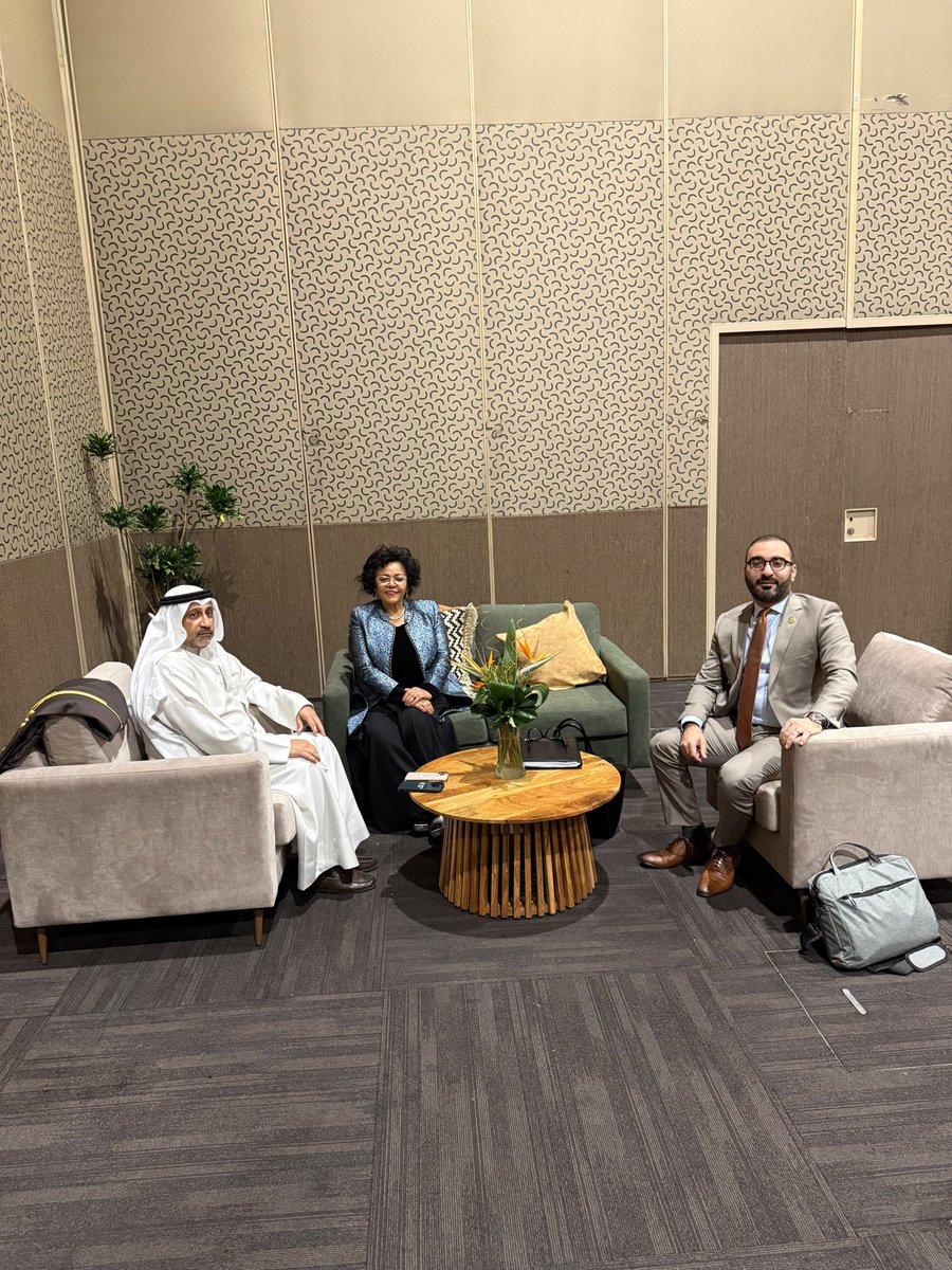 BADEAPRESIDENT's tweet photo. سعدت بلقاء الصديقة ناردوس بيكيلي-توماس، الرئيسة التنفيذية لوكالة الاتحاد الأفريقي للتنمية – النيباد (AUDA-NEPAD)، على هامش أعمال القمة السادسة والأربعين للمجموعة الإنمائية للجنوب الأفريقي (SADC) في ديربان بجمهورية جنوب أفريقيا.

ونتطلع إلى أن يمهد هذا الحوار الطريق أمام مرحلة جديدة من التعاون، وتطوير مجالات ومبادرات ومشروعات ذات أولوية، بما يعزز أثر جهودنا المشتركة ويفتح آفاقًا أوسع لشراكة فاعلة ومستدامة في خدمة أفريقيا.