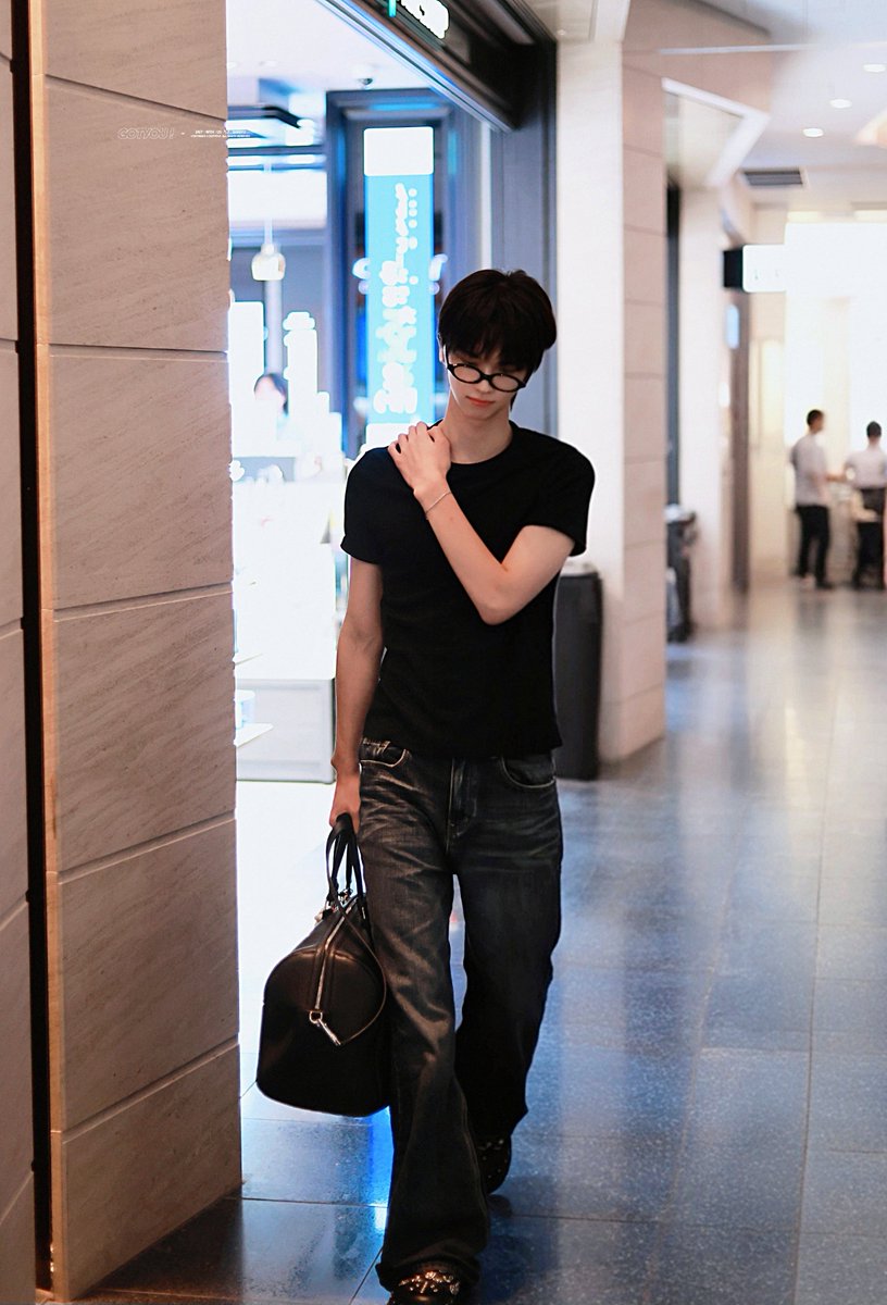 tws031107's tweet photo. 260817
#TWS #투어스
#SHINYU #신유 https://t.co/Djn6n4qzPg
