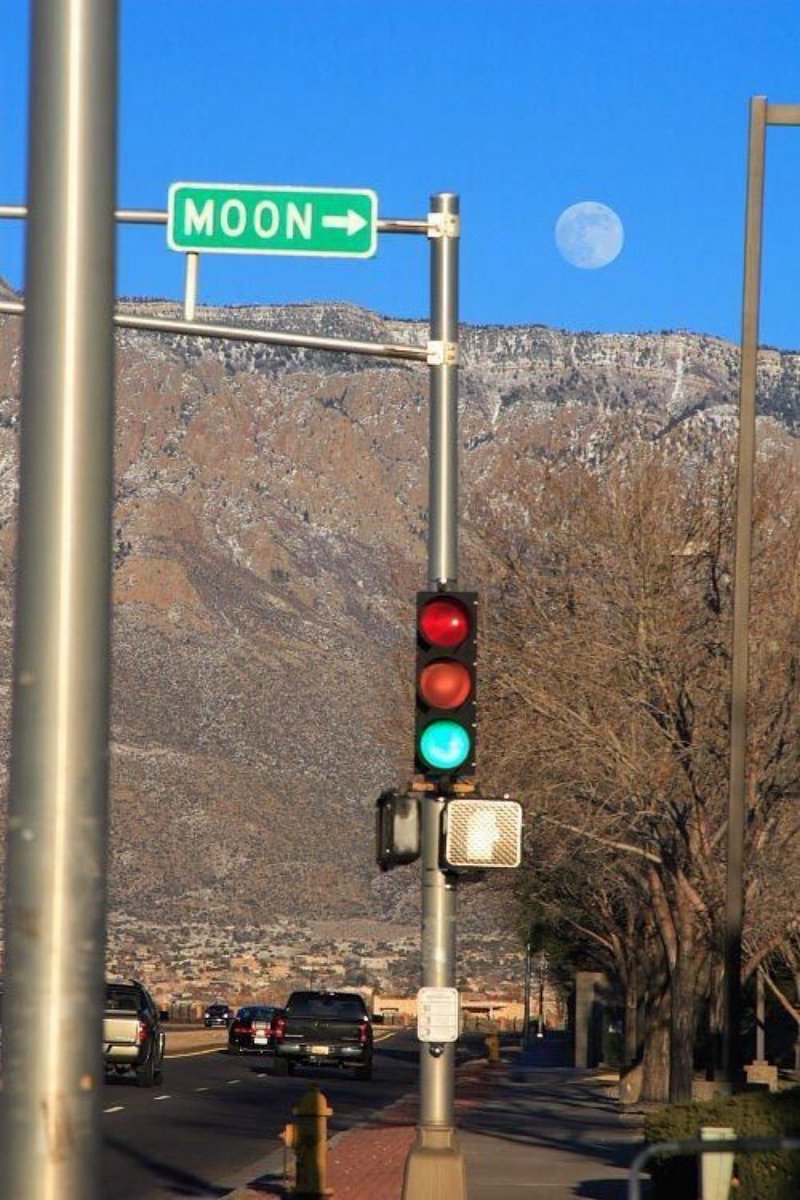 WillieHandler's tweet photo. Someone tell NASA that we found a short cut. https://t.co/vnWc9Li6Gn