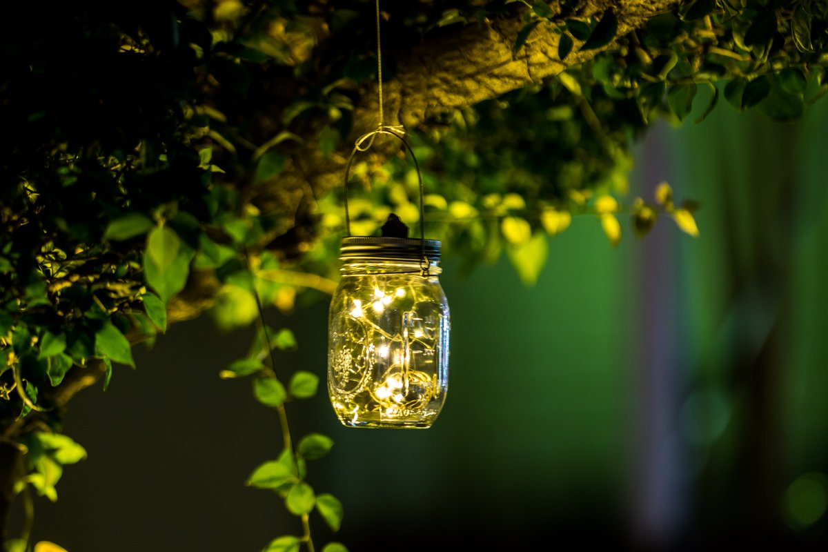 RoofFirewall's tweet photo. Turn old mason jars into chic pendant lights with just a drill and some wire—simple DIY that elevates your space! https://t.co/bHHRrUrncB