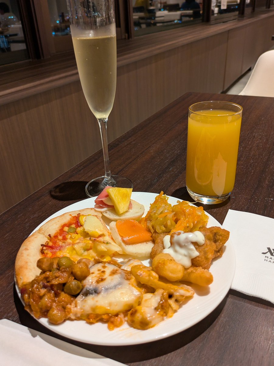 mats660328's tweet photo. 実質晩ごはんでした。

最後はカルーアとベイリーズを牛乳で割ったやつに、パウンドケーキを浸して。
お行儀悪いけど美味しい😅 https://t.co/mB7Mt8blK6