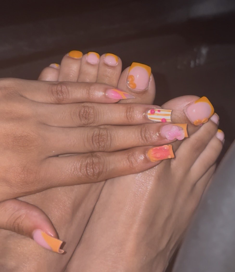 cASSieLenoirxxx's tweet photo. when he pay for the toes then put em in his mouth right after >>>>>>>❗️ https://t.co/FsfCxRapJj