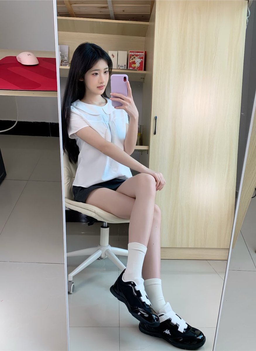yabilyouduto's tweet photo. 离开学越来越近了😇

谁要锐评我17岁的福啊？？
    
心情不好来X发泄了，免费给福看！！ https://t.co/rNMP776j0k
