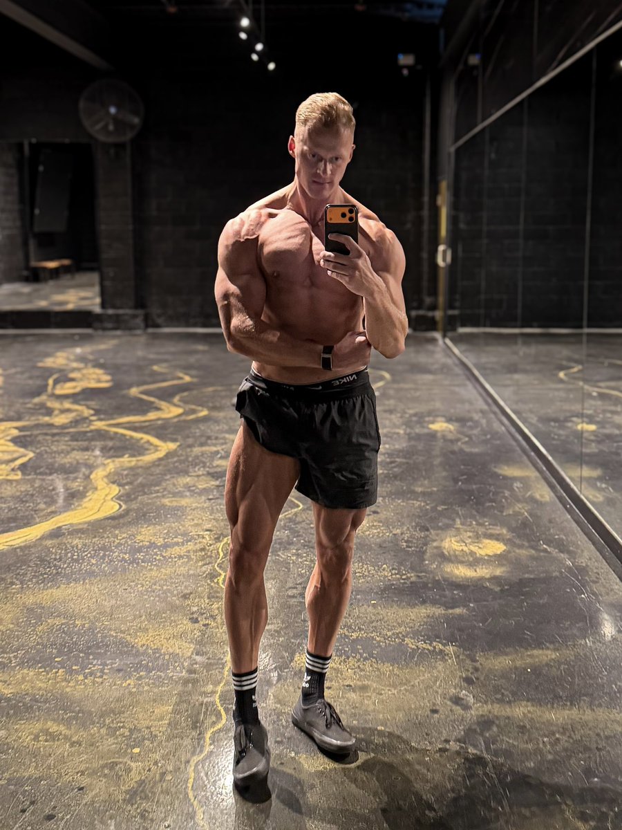 CharlieeMeister's tweet photo. Getting steroid accusations used to piss me off but now I realize it’s the best compliment a natural can ever get. Bar none. https://t.co/0I3EKSGQ56