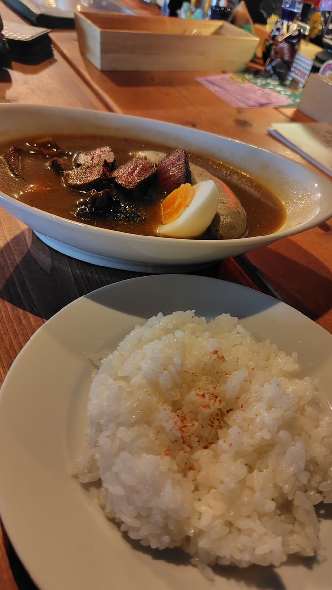 daimon_0721's tweet photo. 北海道の川湯温泉で鹿肉を使ったスープカレーをたべた😋鹿肉はヘルシーで美味しい🤩

#川湯温泉
#ユナイト https://t.co/FkP3dJrwdh