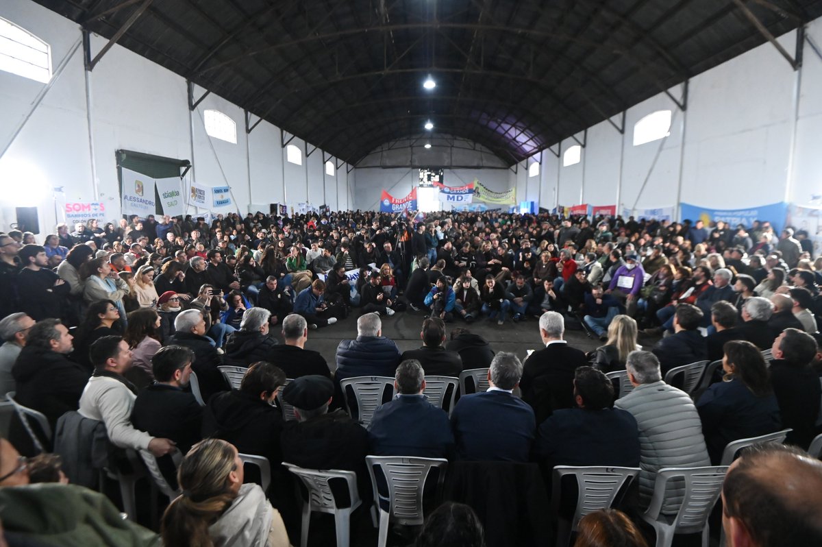 Juhant777's tweet photo. Plenario del MdF en Ramallo, 2 seccion electoral. Debatir y organizarse con el pueblo, siempre  es el camino para ser mejores. @waltercorreaok @Kicillofok @matiasgala https://t.co/346dCMDpsJ