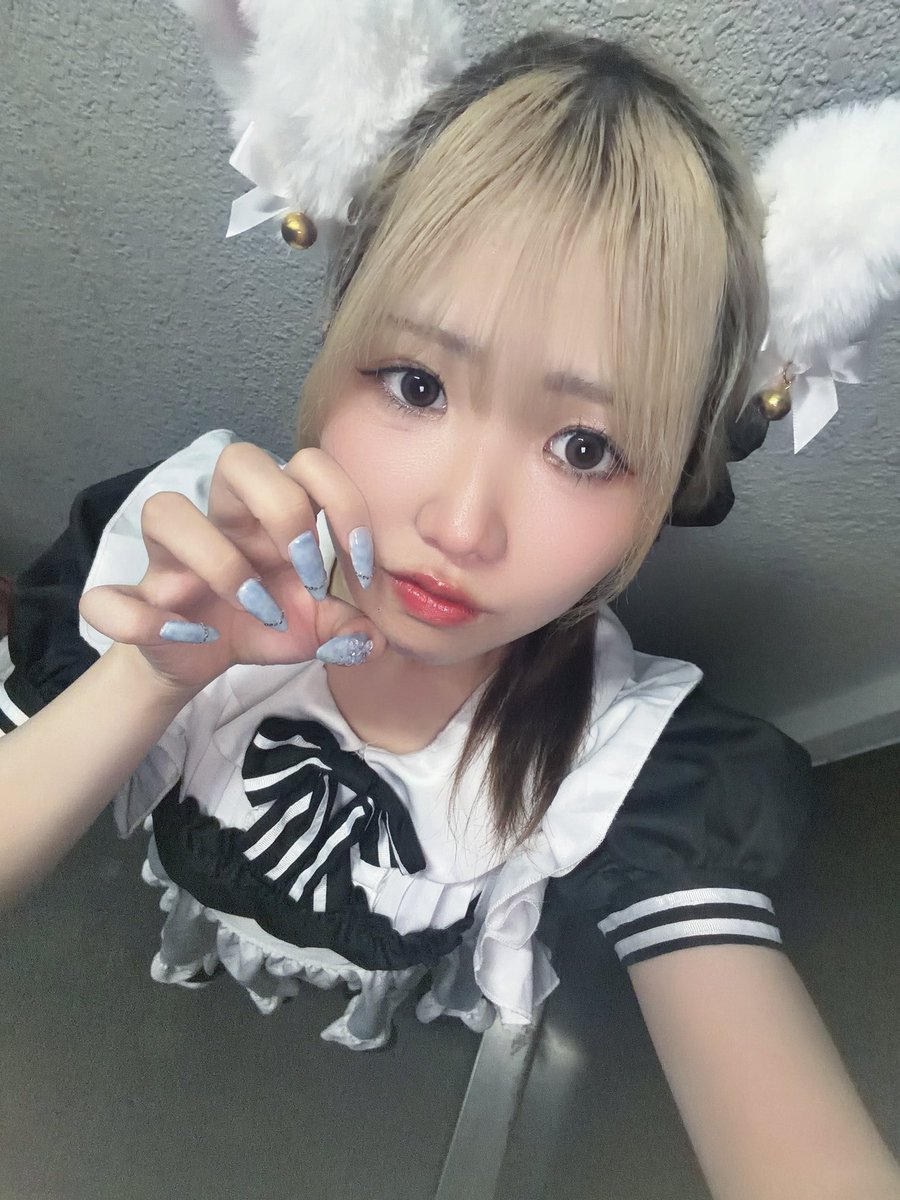 kanade15_15's tweet photo. 耳変えて色々試行錯誤中‼️
そろそろプリン目立って来ましたな、、🍮

#コンカフェ
#コンカフェ嬢
#コンカフェキャスト https://t.co/LoyjaHM0VZ