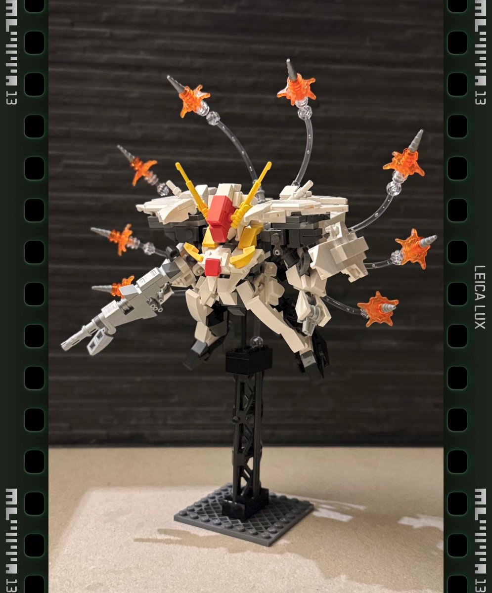 blueice001's tweet photo. 再びYOGO先生が教えたガンダムを発表します https://t.co/BVoX2CkijS