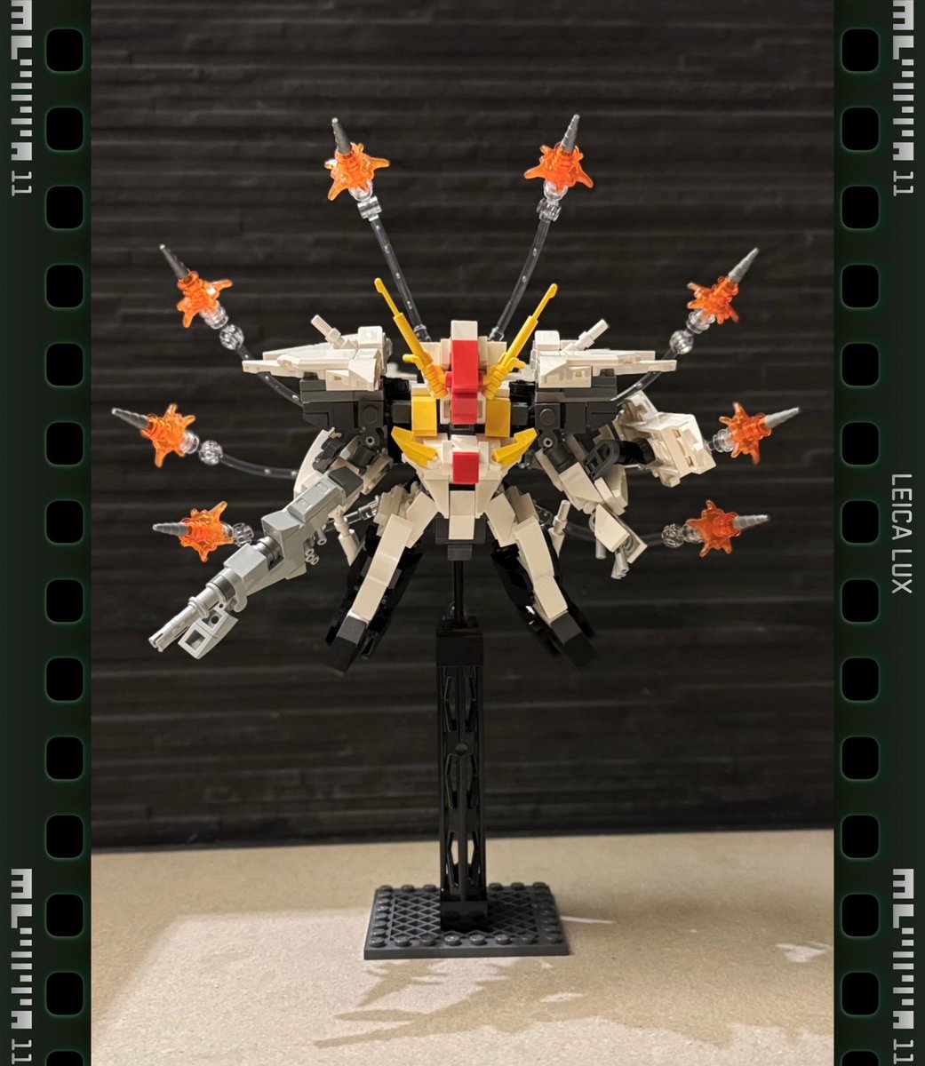 blueice001's tweet photo. 再びYOGO先生が教えたガンダムを発表します https://t.co/BVoX2CkijS
