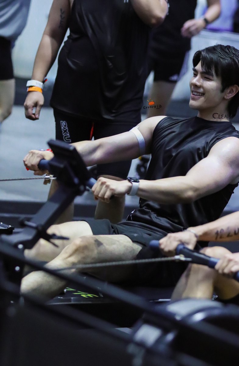 atmylatitude's tweet photo. ไม่ต้องงงที่มายภาคยิ้มมมมใน The Face ขนาดแข่ง Hyrox เหงื่อซ่ก Heart Rate พุ่ง เหนื่อยยังไงก็ยิ้มมมมม ทำได้ไง ยิ้มแห่งกาฬสินธุ์จริง ๆ https://t.co/LQGQJRtHZJ