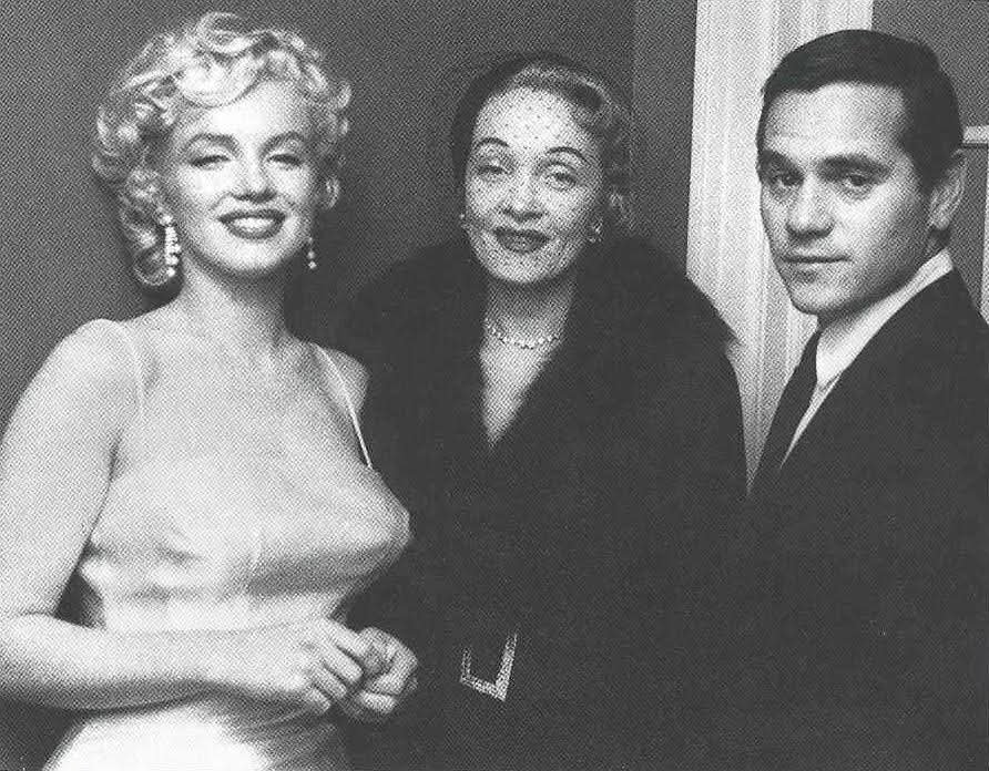 Clubpassionmar2's tweet photo. Bonne journée de lundi.
Have a sweet Monday.
#Marilyn #marilynmonroe #clubpassionmarilyn #mondanités #MarilynMonroeProductions #elsamaxwell #marlenedietrich #MiltonGreene https://t.co/R06hcOcnYL