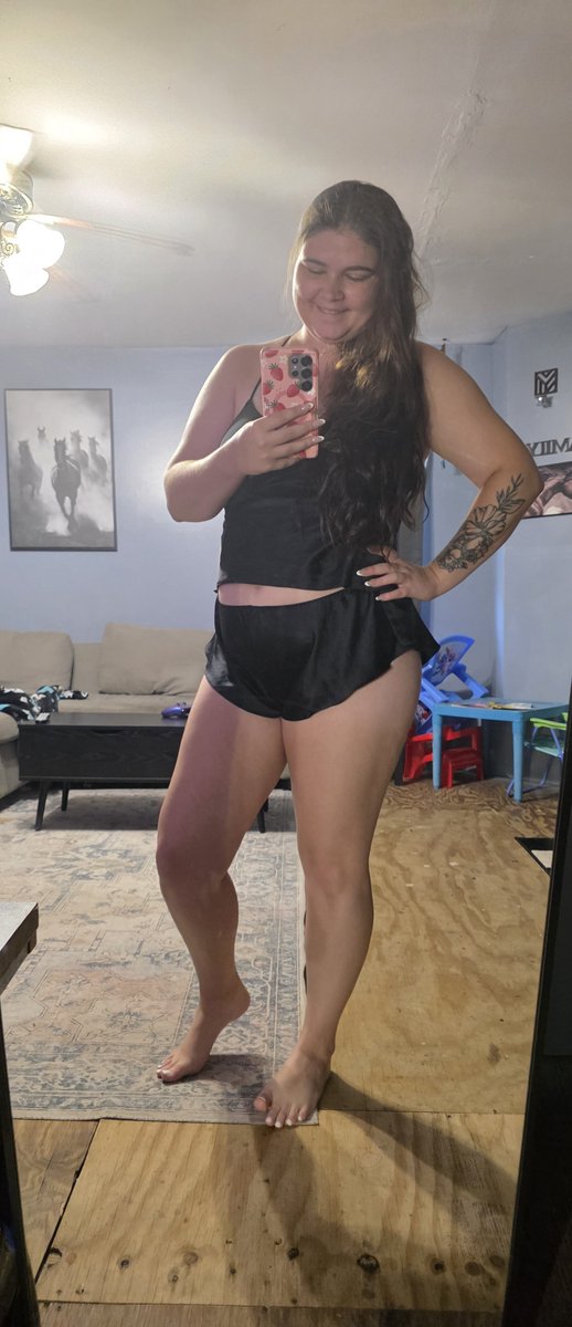 Candy202698's tweet photo. Feeling sexy this morning #beautiful #sexy https://t.co/jM1kl6KIGx
