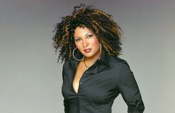 hkb73's tweet photo. Pam Grier appreciation post #PamGrier #PostViral https://t.co/8E75rPUjyE