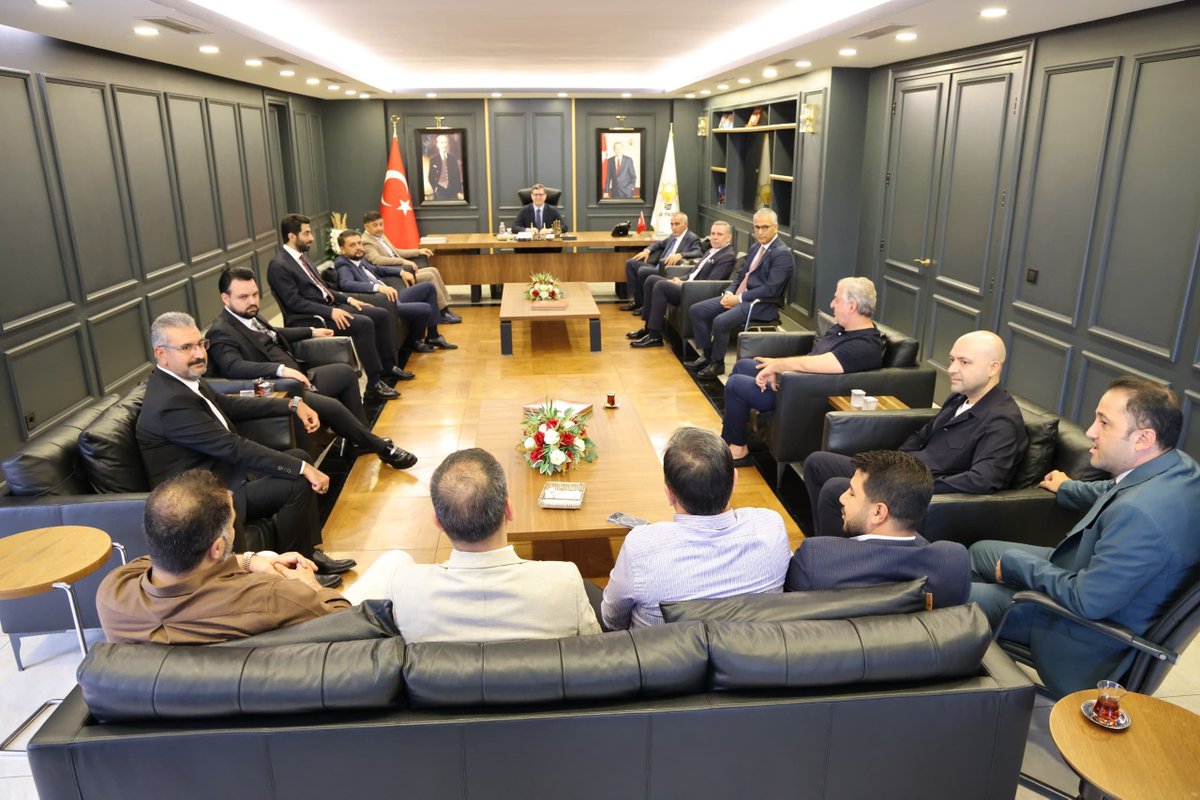 adanaticodasi's tweet photo. Yönetim Kurulu Başkanımız Yücel Bayram, Başkan Yardımcımız Mehmet Haştaş, Yönetim Kurulu Sayman Üyemiz Mustafa Yazdıçutan, Yönetim Kurulu Üyemiz Cengiz Yılmaz ve Genel Sekreterimiz Barış Gökhan Topal; AK Parti Adana İl Başkanı Mustafa Özkan ve Yönetim Kurulu Üyelerine hayırlı olsun ziyaretinde bulundu.

Ziyarette, Adana’nın ekonomik ve ticari gelişimi başta olmak üzere kentimizin geleceğine yönelik değerlendirmelerde bulunularak karşılıklı görüş alışverişinde bulunuldu.

#AdanaTicaretOdası