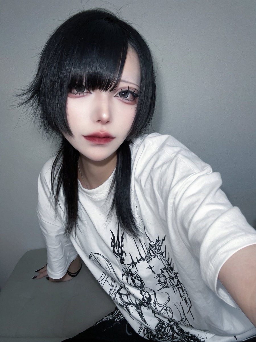 chimichimi444's tweet photo. 何色のカラコンが似合いますかね( ´︵` )
めいそうちゅうちゆう( ´︵` )
①バキバキブルー②水光明るめグレー③水光ブルー④水光暗めグレー https://t.co/84VDfainyM