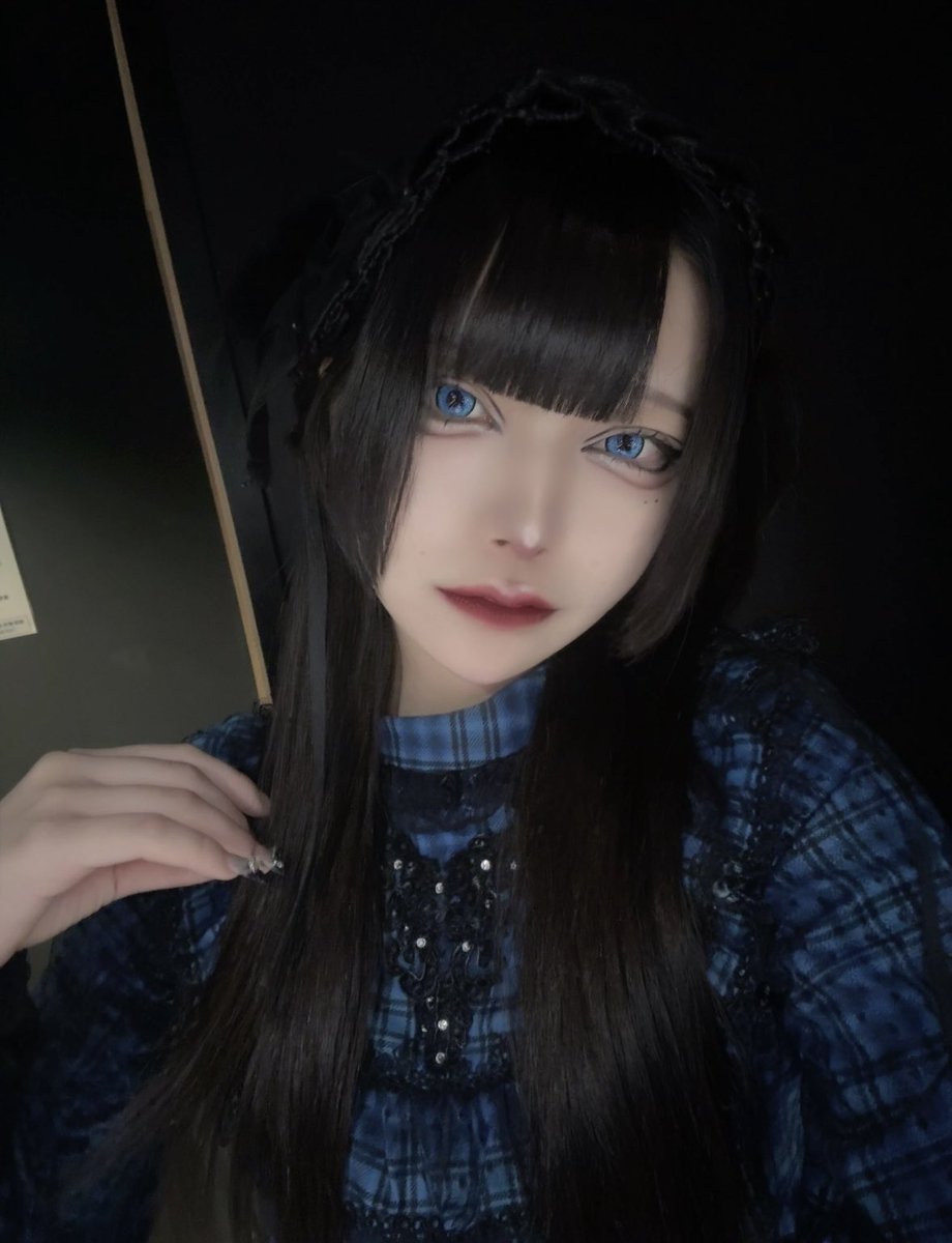 chimichimi444's tweet photo. 何色のカラコンが似合いますかね( ´︵` )
めいそうちゅうちゆう( ´︵` )
①バキバキブルー②水光明るめグレー③水光ブルー④水光暗めグレー https://t.co/84VDfainyM
