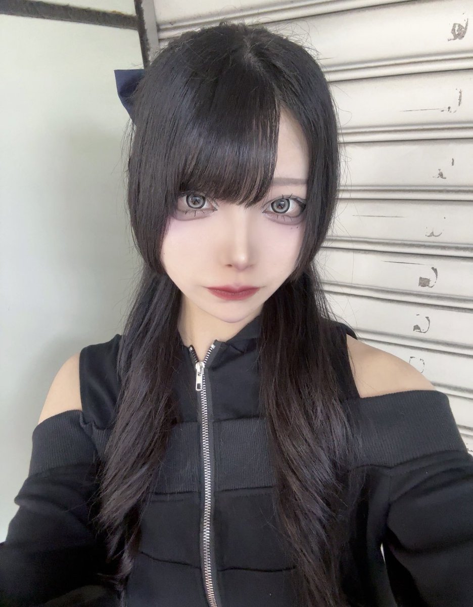 chimichimi444's tweet photo. 何色のカラコンが似合いますかね( ´︵` )
めいそうちゅうちゆう( ´︵` )
①バキバキブルー②水光明るめグレー③水光ブルー④水光暗めグレー https://t.co/84VDfainyM