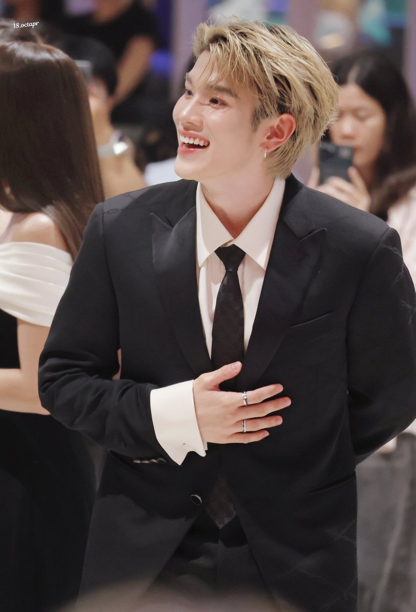 18octapr's tweet photo. เด็กน่ารักมาก 🥺✨🫶🏻
⋆⭒˚.⋆♎︎︎ @tawattannn ♎︎︎ ٠ ࣪₊⋆
FOURTH AT MUANGMANYA GALA
#เมืองมารยาTheMusical
#เมืองมารยาเดอะมิวสิคัล https://t.co/QIXOmZuNOU