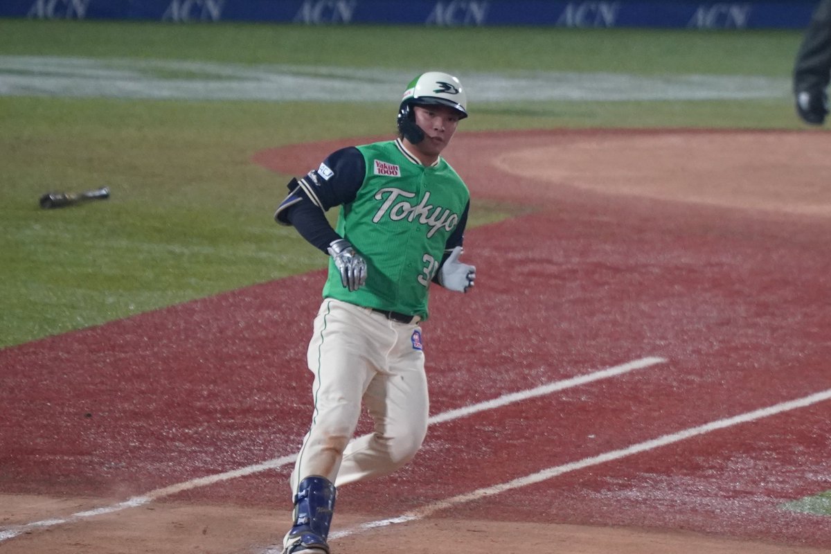 4374Yoshi's tweet photo. 西村選手、驚きの4試合マルチヒット。
これはチャンス掴んで完全覚醒。
来週には応燕歌発表されそうな勢い。
しばらくは、レフトスタメンは外せないな。。。 https://t.co/pwZevOImrk