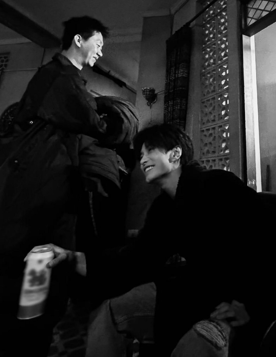 arusaksara's tweet photo. ㅤ
ㅤ「ㅤ𝟷𝟽.𝟶𝟾.𝟸𝟼  //  𝙶𝚁𝙴𝚈𝙻𝙸𝙽𝙴 𝙶𝙰𝚁𝙰𝙶𝙴ㅤ」

Kita rayakan aja apa pun yang masih bisa dirayakan. Kalau masih bisa ketawa malam ini, ya ketawa aja. We’ve got plenty of time tomorrow to deal with whatever bullshit comes next.
ㅤ https://t.co/Yq0dC1YMeQ