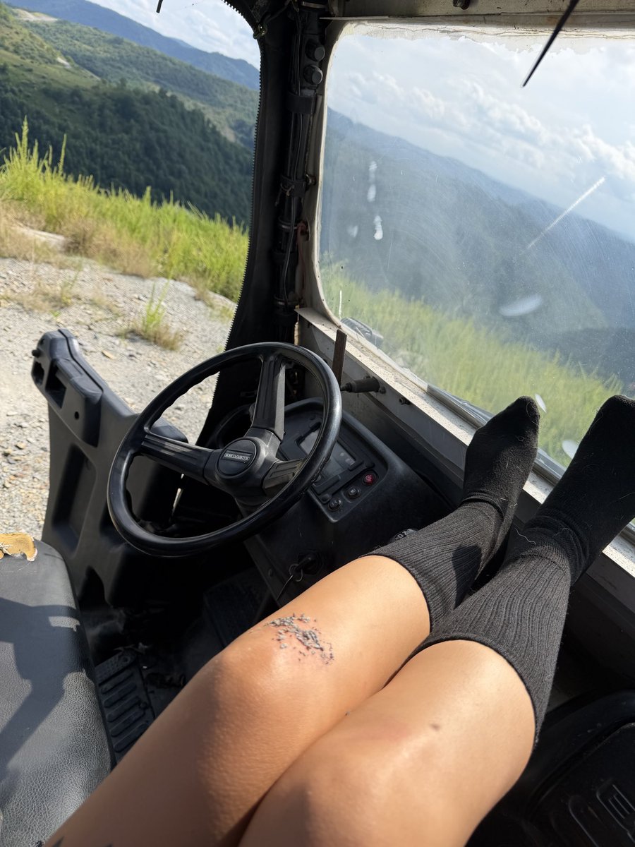 brattymack's tweet photo. Getting dirty on the wild &amp; wonderful trails 🤭 

#nsfw #nsfwtwtًً  #selling #sellingcontent #buying #buyingcontent #onlyfans #ofwv #onlyfanswv #dmformenu https://t.co/4OE4hCojTz
