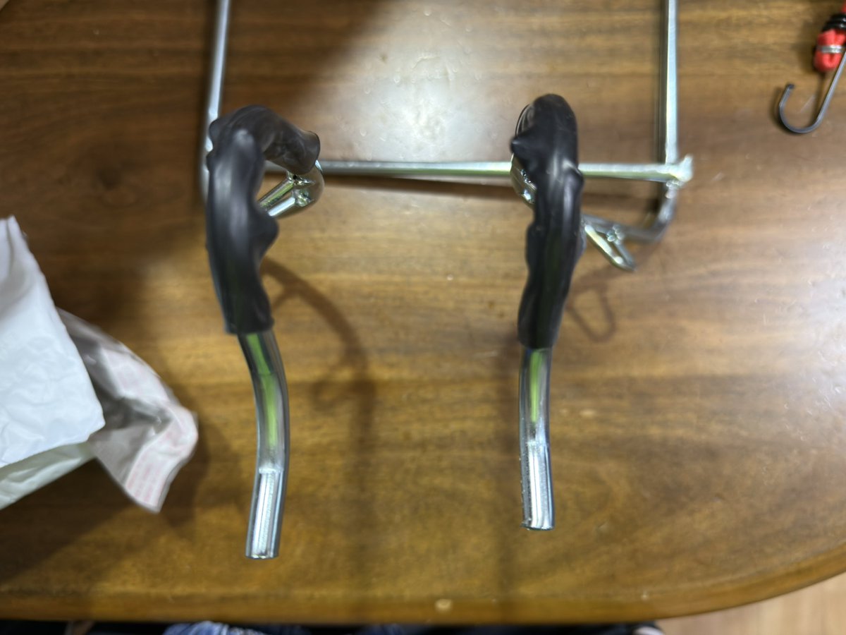taurusgl96's tweet photo. アリエクで過去一のゴミ引いた。
溶接できてないわ、歪んでるわ、揃ってないわ、ここまでのはなかなかみないぞ。笑 https://t.co/H5wJ8rIFNV
