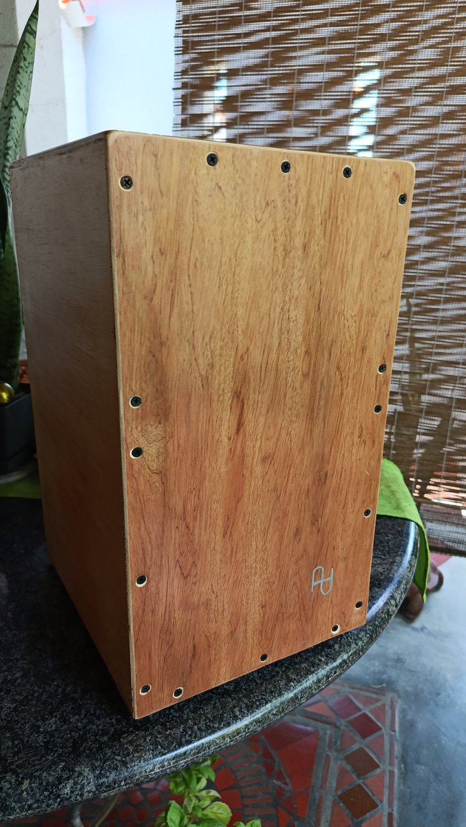bertrayo's tweet photo. Siguen a la venta estos instrumentos desde Cumaná, Venezuela.

Cajón flamenco
Bongó-cajón 
Mandolina 
Ukulele de concierto https://t.co/5NxL0SuerH