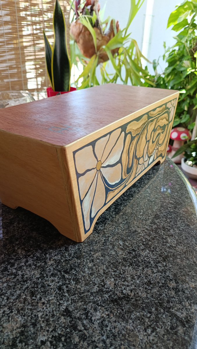 bertrayo's tweet photo. Siguen a la venta estos instrumentos desde Cumaná, Venezuela.

Cajón flamenco
Bongó-cajón 
Mandolina 
Ukulele de concierto https://t.co/5NxL0SuerH