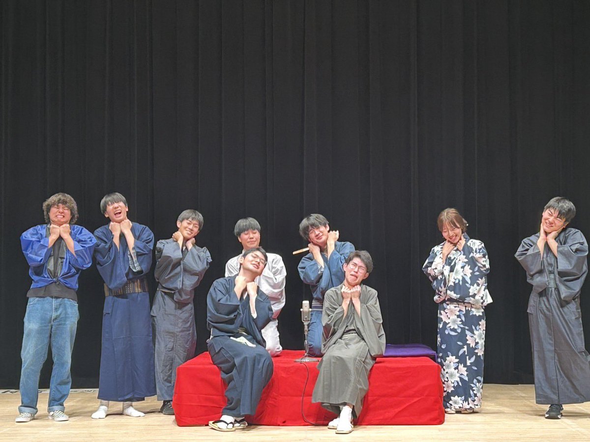 shunmin_kanta's tweet photo. 改めて、福大南山合同寄席ありがとうございましたー！

一年生の子は一年生とは思えない程上手だし、同期もめっちゃ成長してて良い刺激になりました！

そして！皆さん誕生日祝ってくれてありがとうございます🙇‍♂️最高の誕生日になりました！

最後写真は宝町さんちで撮ったみんなからの誕プレです https://t.co/ssZqYyxPcs