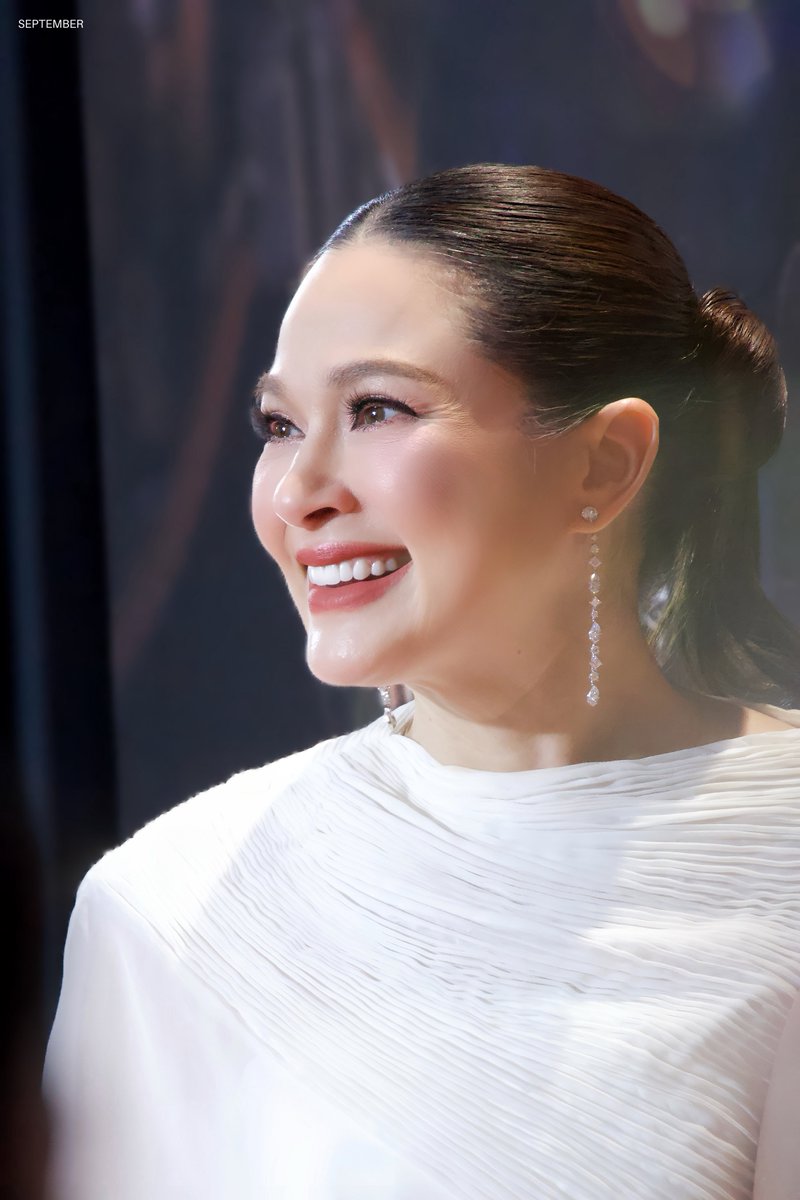 September_2xxx's tweet photo. อัญชลี วันทา อภิวาท… 🙏🏻

#เมืองมารยาTheMusical 
#เมืองมารยาGalaNight 
#แหม่มคัทลียา #mamkathaleeya https://t.co/ZzQwcrxNyM
