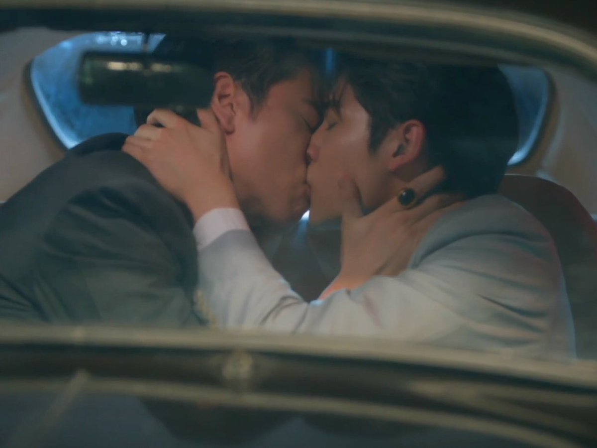 perfectenth's tweet photo. the last two episodes too depressing, I kinda need them to just go back being horny again like before https://t.co/OqcPOxaaXY